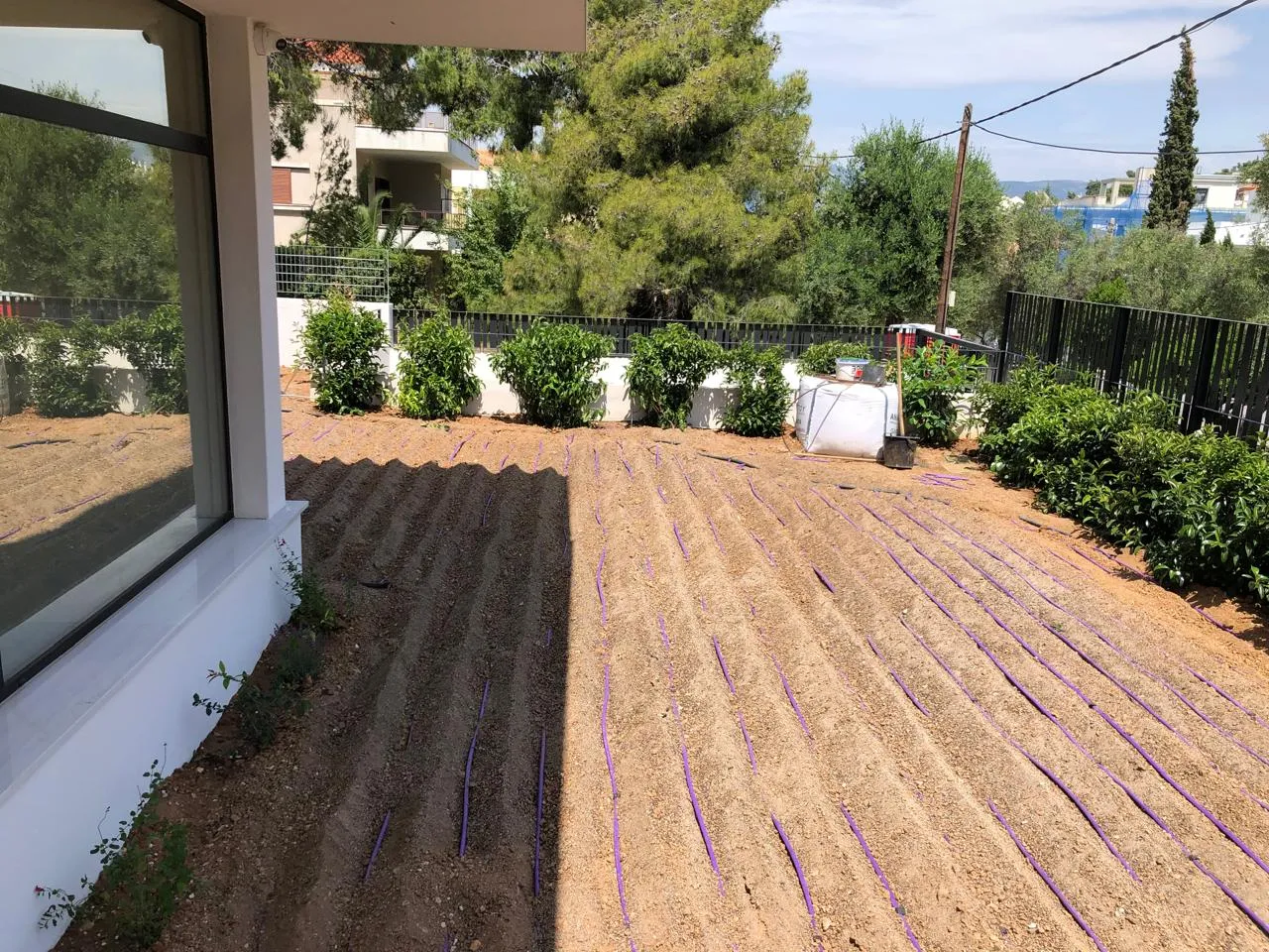 Υπόγειο δίκτυο αυτόματης άρδευσης πριν τη φύτευση